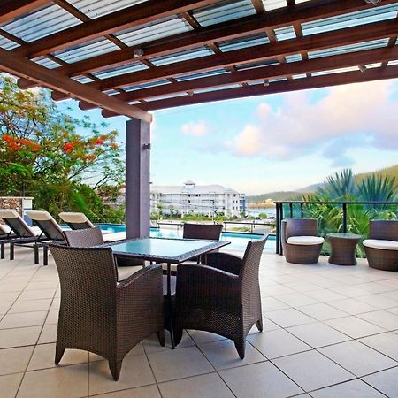 At Waterfront Whitsunday Retreat - Adults Only Aparthotel Еърли Бийч Екстериор снимка