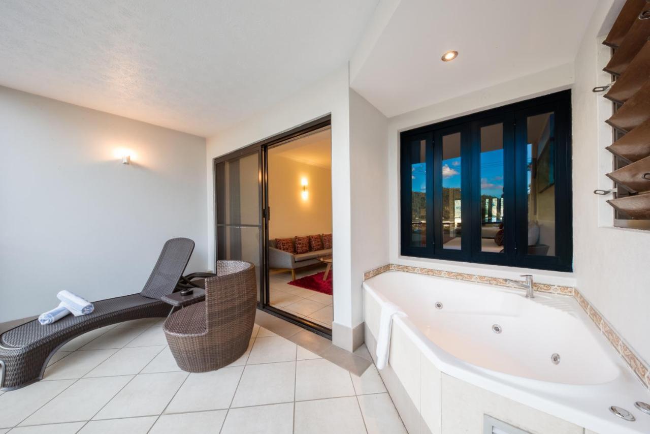 At Waterfront Whitsunday Retreat - Adults Only Aparthotel Еърли Бийч Екстериор снимка