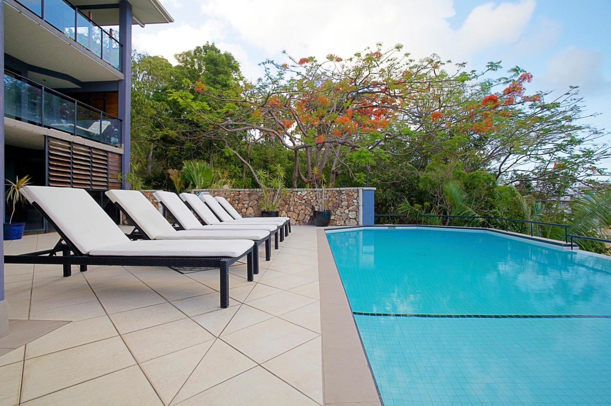At Waterfront Whitsunday Retreat - Adults Only Aparthotel Еърли Бийч Екстериор снимка