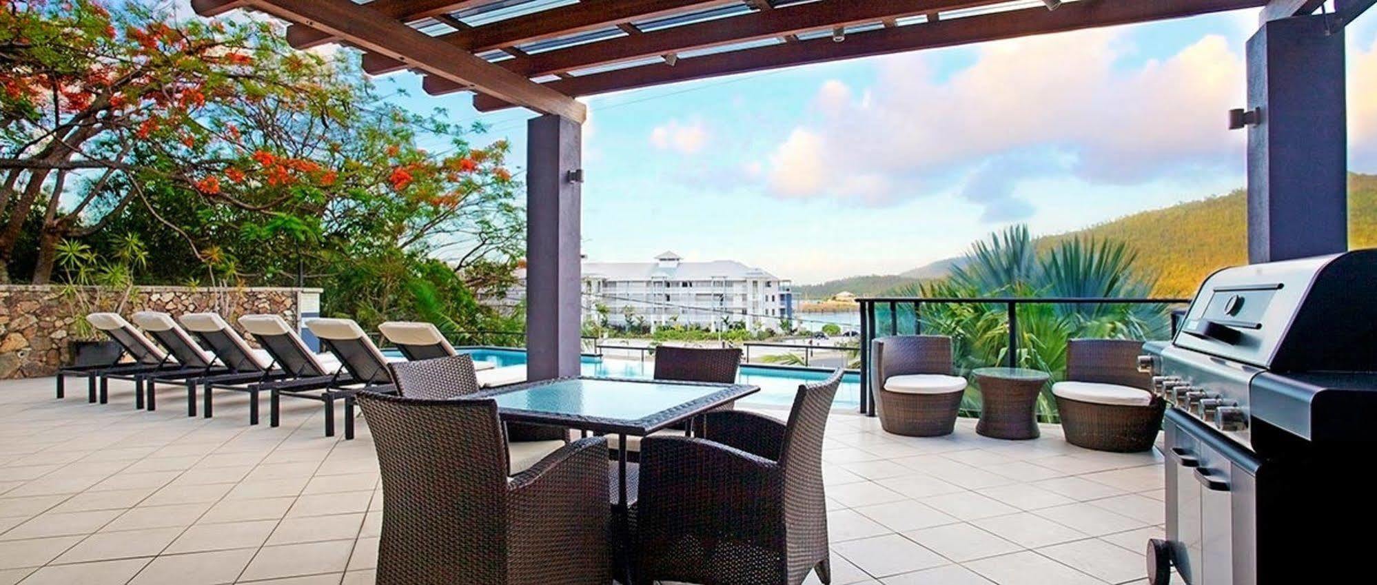 At Waterfront Whitsunday Retreat - Adults Only Aparthotel Еърли Бийч Екстериор снимка
